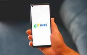 Fila do INSS cai para mínimo em 21 meses, mas indeferimentos de pedidos chegam a 1 milhão