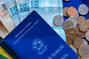INSS libera antecipação do 13º salário para 35,2 milhões de beneficiários