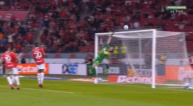 quase gol de cabeça flamengo
