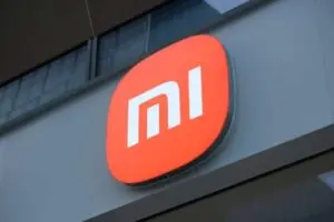 Xiaomi dezvăluie la MWC 2026 UltraThin Magnetic Power Bank 5000 cu grosime de 6 mm și încărcare wireless de 15 W
