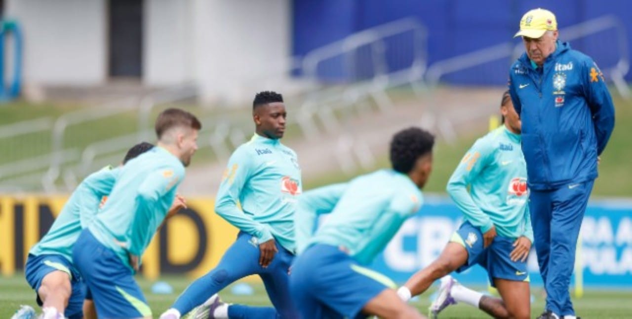 Ancelotti comanda o treino da seleção