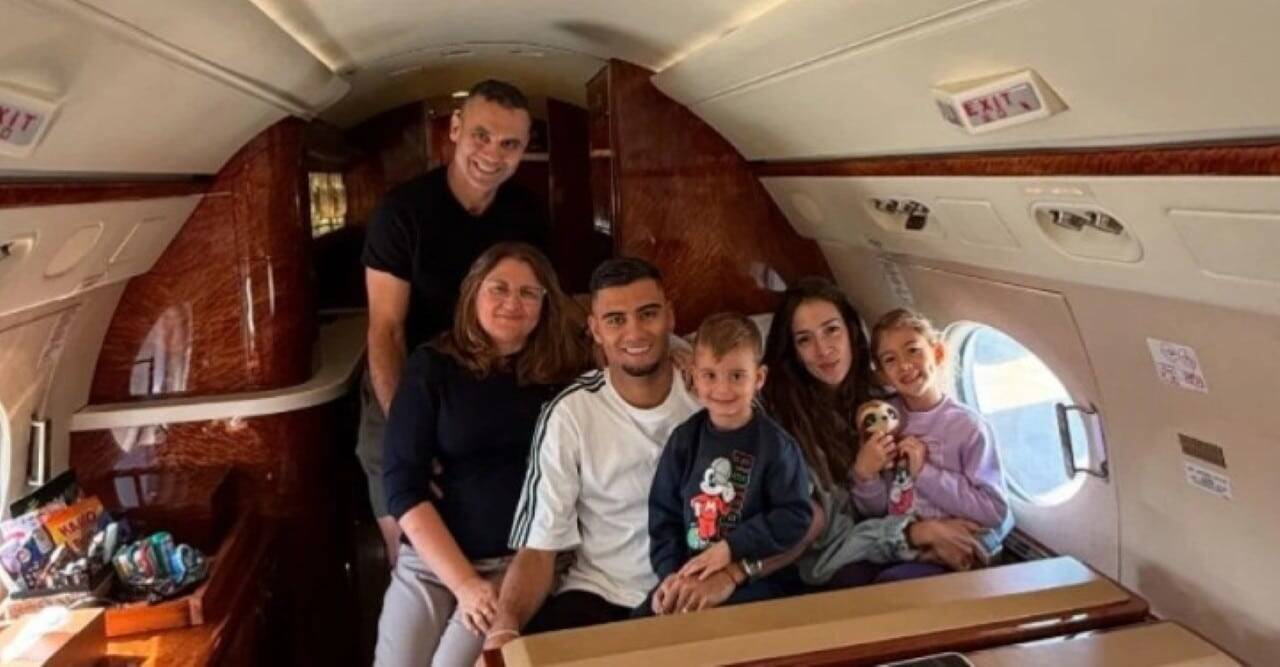 Andreas Pereira desembarca em SP e inicia nova fase no Palmeiras com segurança reforçada