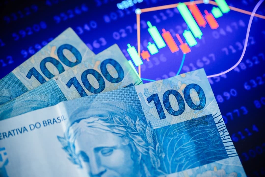 Bolsa de Valores, cédula de cem reais, investimentos