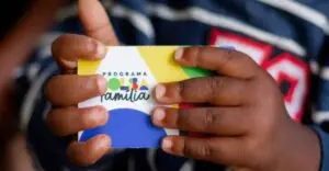 Famílias com emprego formal podem manter parte do Bolsa Família por período de proteção