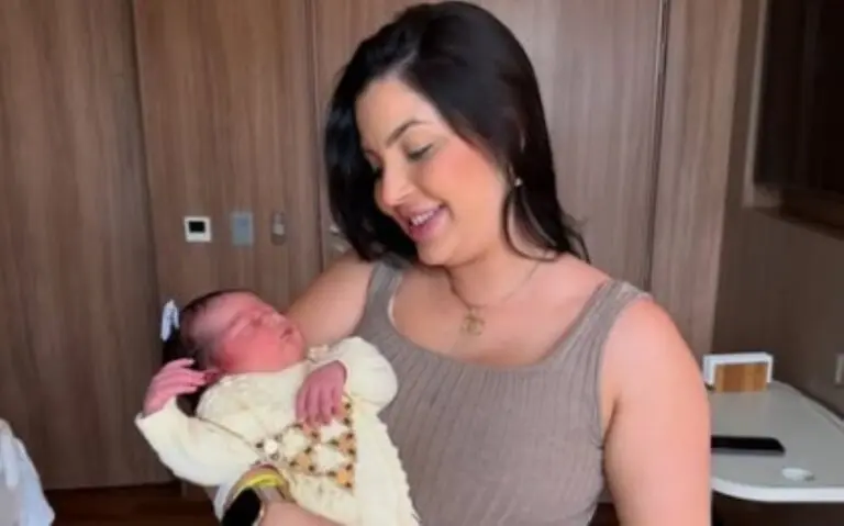 Caroline Aristides Nicolichi e filha