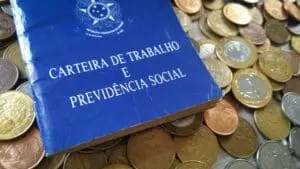 Desemprego no Brasil cai ao menor nível em 12 anos e gera pressão sobre custos de mão de obra e preços