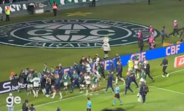Coritiba e Goiás confusão