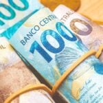 Dinheiro real, cédulas de cem e duzentos