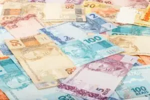 Auxílio-Reconstrução: Famílias do Rio Grande do Sul já podem sacar os R$ 5.100; veja como acessar o benefício