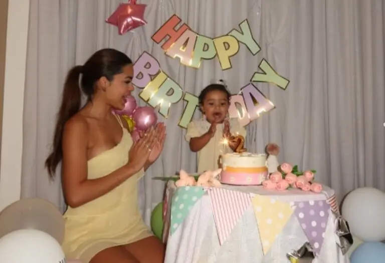 Isabelly Pereira e Jade sua filha com MC Poze do Rodo