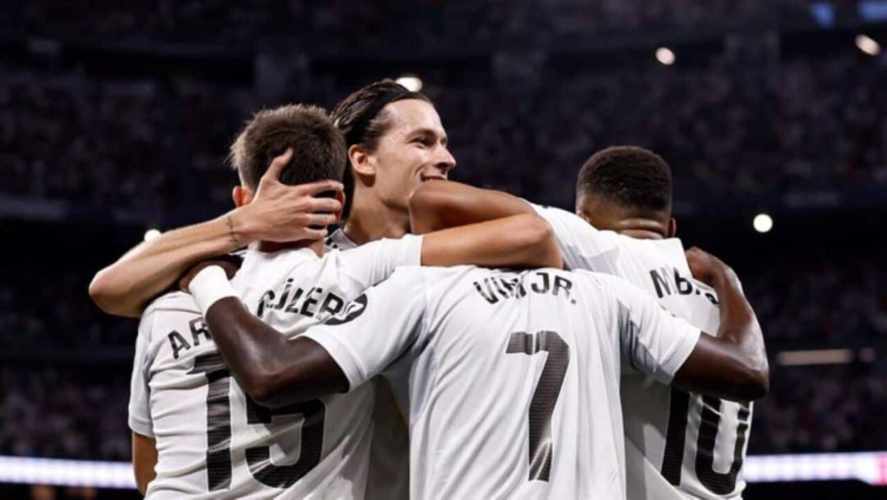 Xabi Alonso abre portas para trio ofensivo com Vini Jr, Rodrygo e Mbappé no Real Madrid contra Real Sociedad