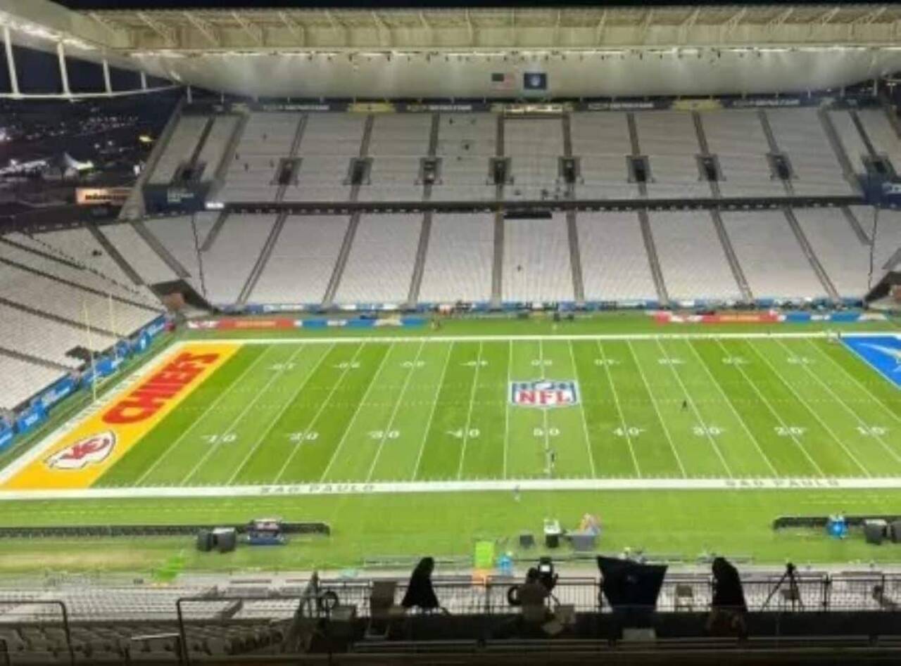 Jogo entre Los Angeles Chargers e Kansas City Chiefs na Neo Química Arena