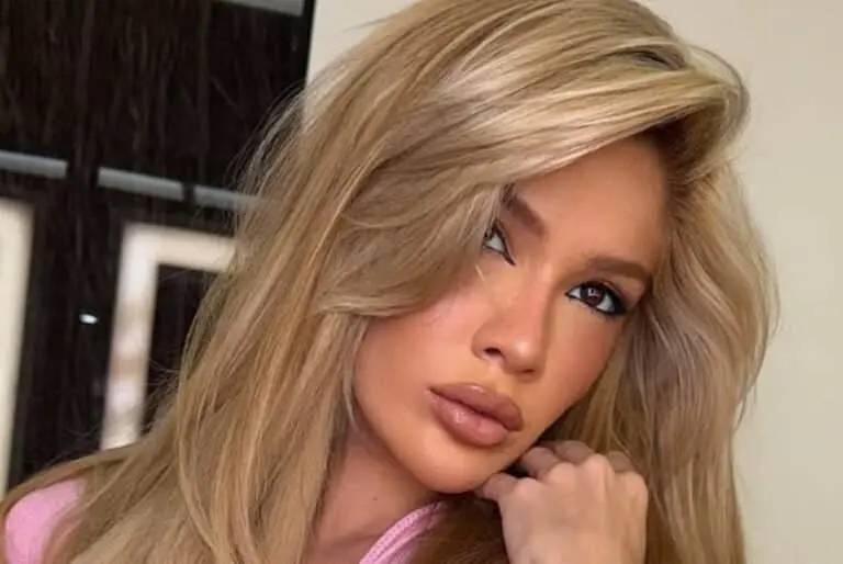 Karoline Lima..