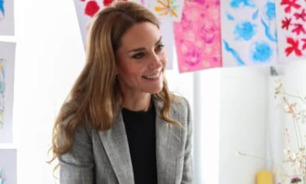 Kate Middleton meraikan bersama pesakit yang menyelesaikan rawatan kanser di Manchester