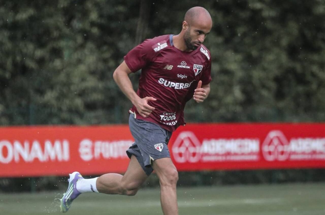 São Paulo avalia retorno de Oscar e Lucas para reverter placar contra LDU na Libertadores