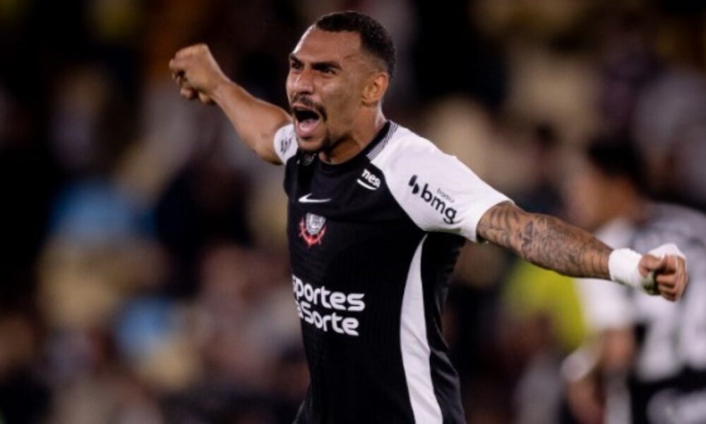 Lateral Matheuzinho do Corinthians revela academia em casa e detalha aprimoramento físico