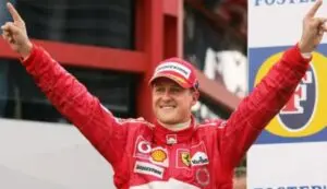 Michael Schumacher’in iyileşmesi sürüyor ve eski sürücü evinde tekerlekli sandalye kullanmak için yataktan kalkıyor