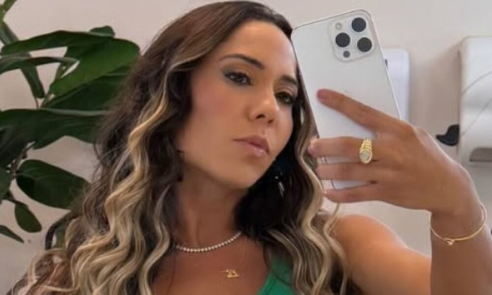 Mulher Melão revela fantasia de R$ 10 mil e idolatra Viviane Araújo no Salgueiro
