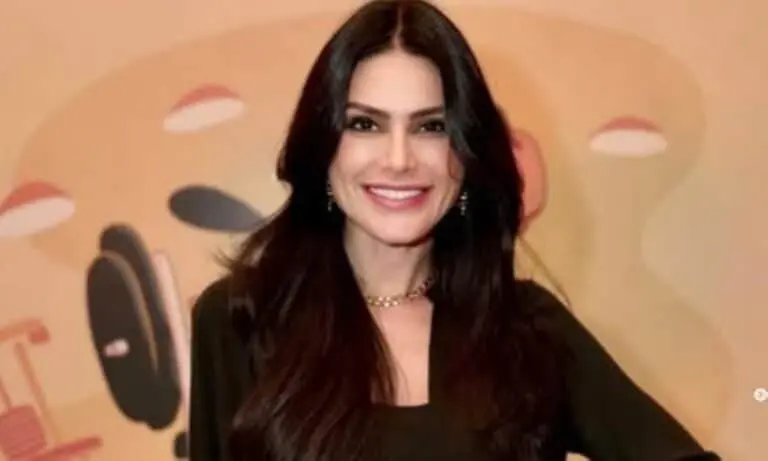 Natália Guimarães vice-Miss Universo 2007