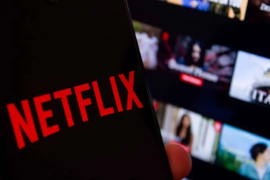 Netflix interrompe lo streaming da cellulare a TV sulla maggior parte dei dispositivi e limita il controllo remoto mobile