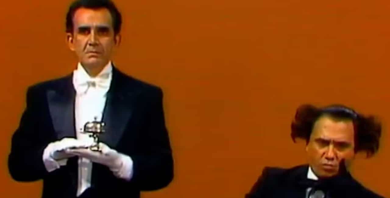 Pedro Farah como o personagem do copeiro em Planeta dos Homens