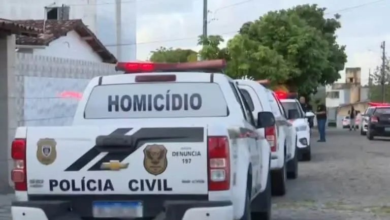 Policiais foram até o local do crime e encontraram a criança morta
