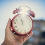 Relógio conceito de horário de verão