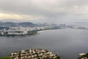 Temporais atingem múltiplos bairros do Rio de Janeiro nesta quarta-feira; Alerta Rio indica instabilidade e ventos
