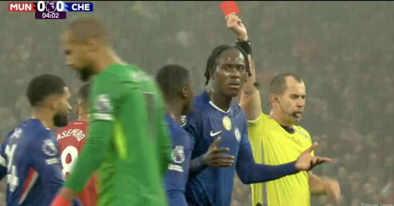 Clear chance to score missed: goalkeeper Robert Sánchez receives red card in United vs Chelsea in the Premier League