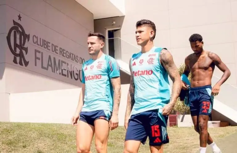 Saúl e Carrascal em treino do Flamengo