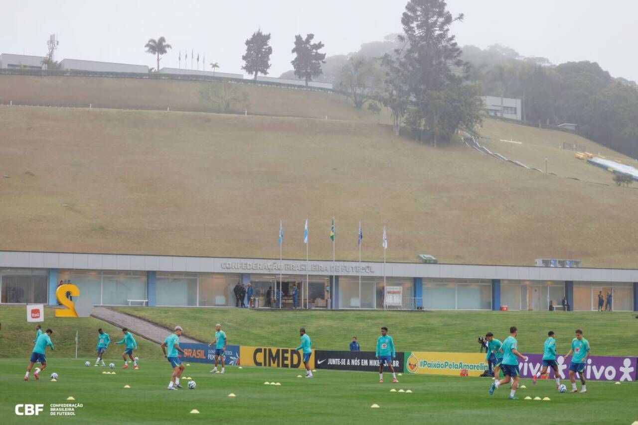 Treino da Seleção na Granja Comary foca Paquetá para duelos contra Chile e Bolívia