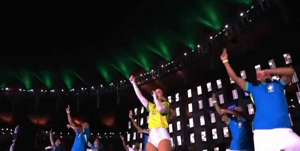 Show de Ivete Sangalo aquece torcida no Maracanã para Brasil x Chile