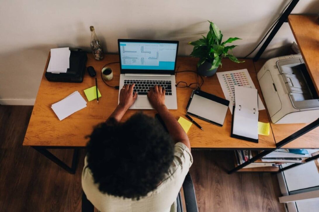 Trabalho home office, mulher trabalhando