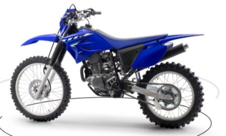 Lançamento Yamaha TT-R 230 2026 traz leveza de 115 kg para aventuras off-road iniciais