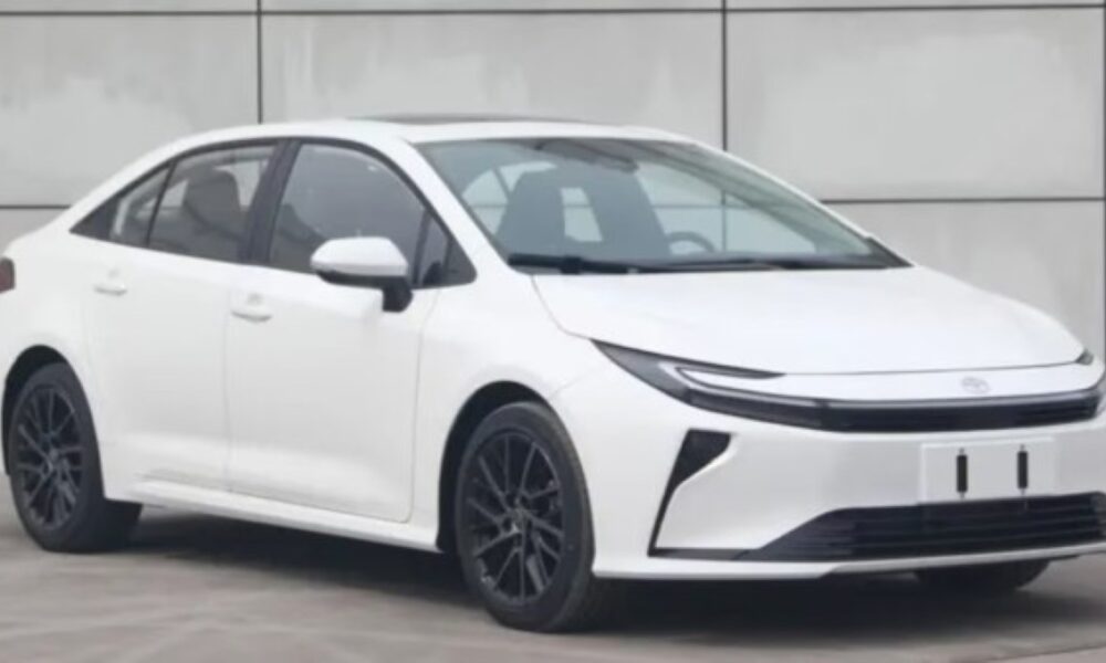 Corolla fyller 60 med ACTIVE SPORT-version utrustad med upphöjd fjädring