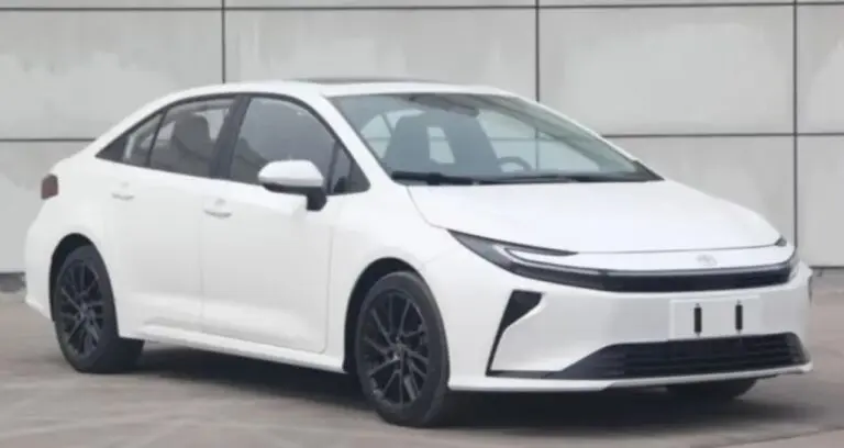 Toyota Corolla sedã surge na China