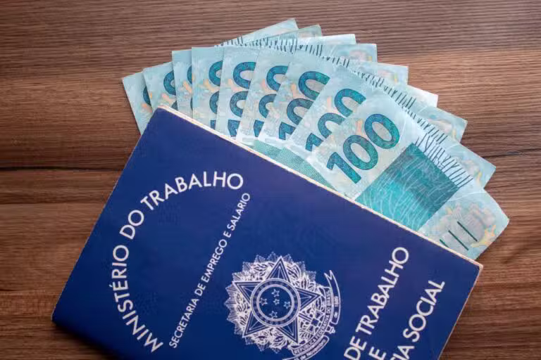 carteira de trabalho, INSS, aposentadoria, dinheiro