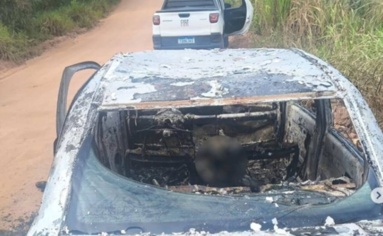 corpo carbonizado em Corsa