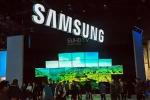 Samsung prezentuje na targach CES nowy 130-calowy telewizor Micro RGB o pływającej konstrukcji i najnowocześniejszej technologii