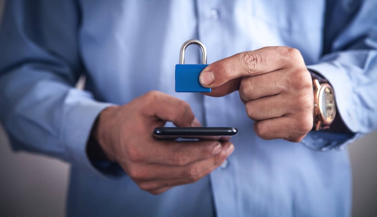 smartphone with a padlock Security