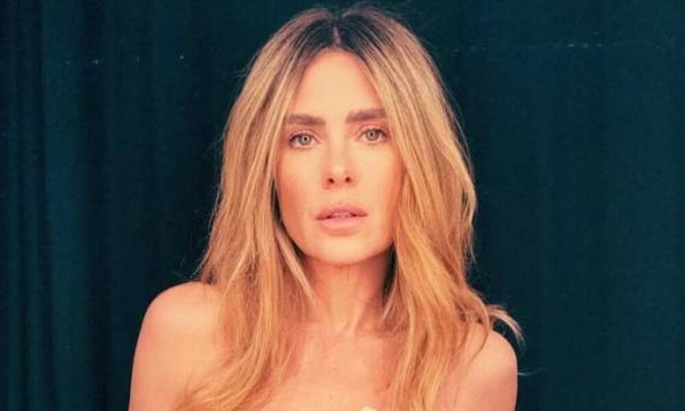 Carolina Dieckmmann completa 48 anos e detalha cuidados com a beleza