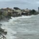 Cidade de Santa Catarina decretou emergência após avanço do mar