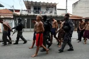 Il Paraguay dichiara terroristi il ​​PCC e il CV e rafforza il confine con il Brasile dopo la mega operazione a Rio