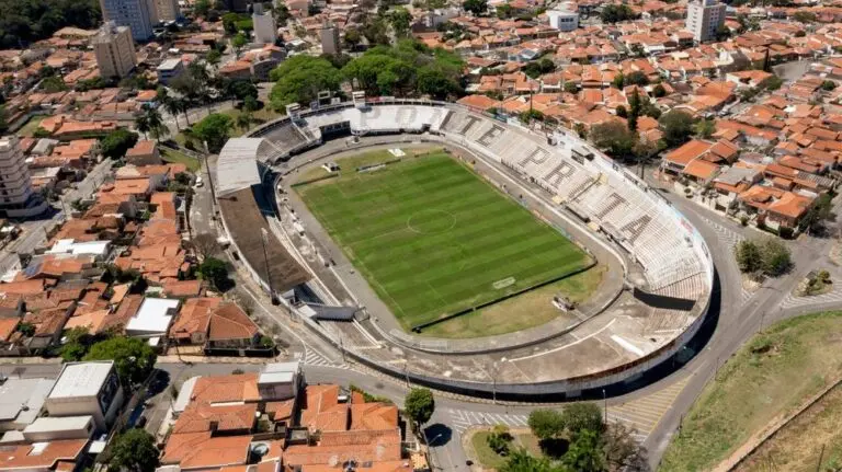 Estádio Moisés Lucarelli