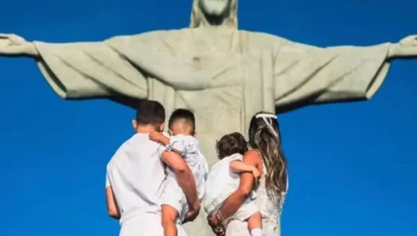 Everton Ribeiro E família