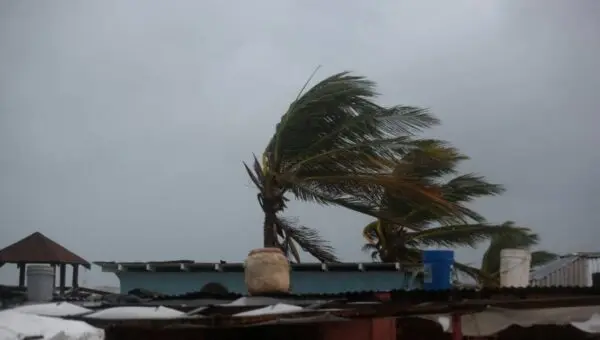 Tempestade tropical Edouard ganha força no Golfo e ameaça costa americana em setembro