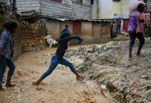 Huracán Melissa causa 25 muertes en Haití y avanza hacia Cuba tras devastar Jamaica con vientos de 295 km/h