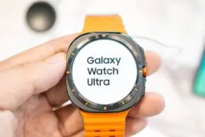 تخفض سامسونج سعر Galaxy Watch Ultra بنسبة 40 بالمائة وتكثف المنافسة في السوق المتميزة