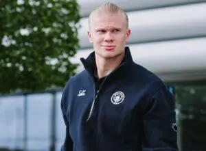 Jogador Erling Haaland mostra coleção luxuosa de bolsas Hermès e impulsiona nova tendência no esporte