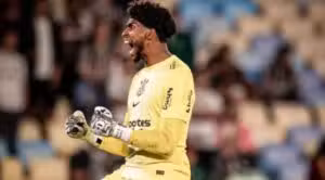 Hugo Souza joga hoje? Onde assistir Corinthians x Vasco hoje às 16h pelo Campeonato Brasileiro